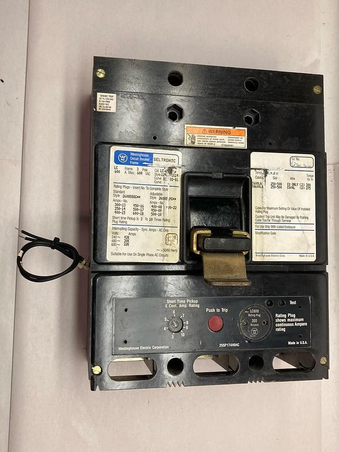 Used Westinghouse,2608D88G,3-Pole Circuit Breaker 600A 600Vac LC Frame