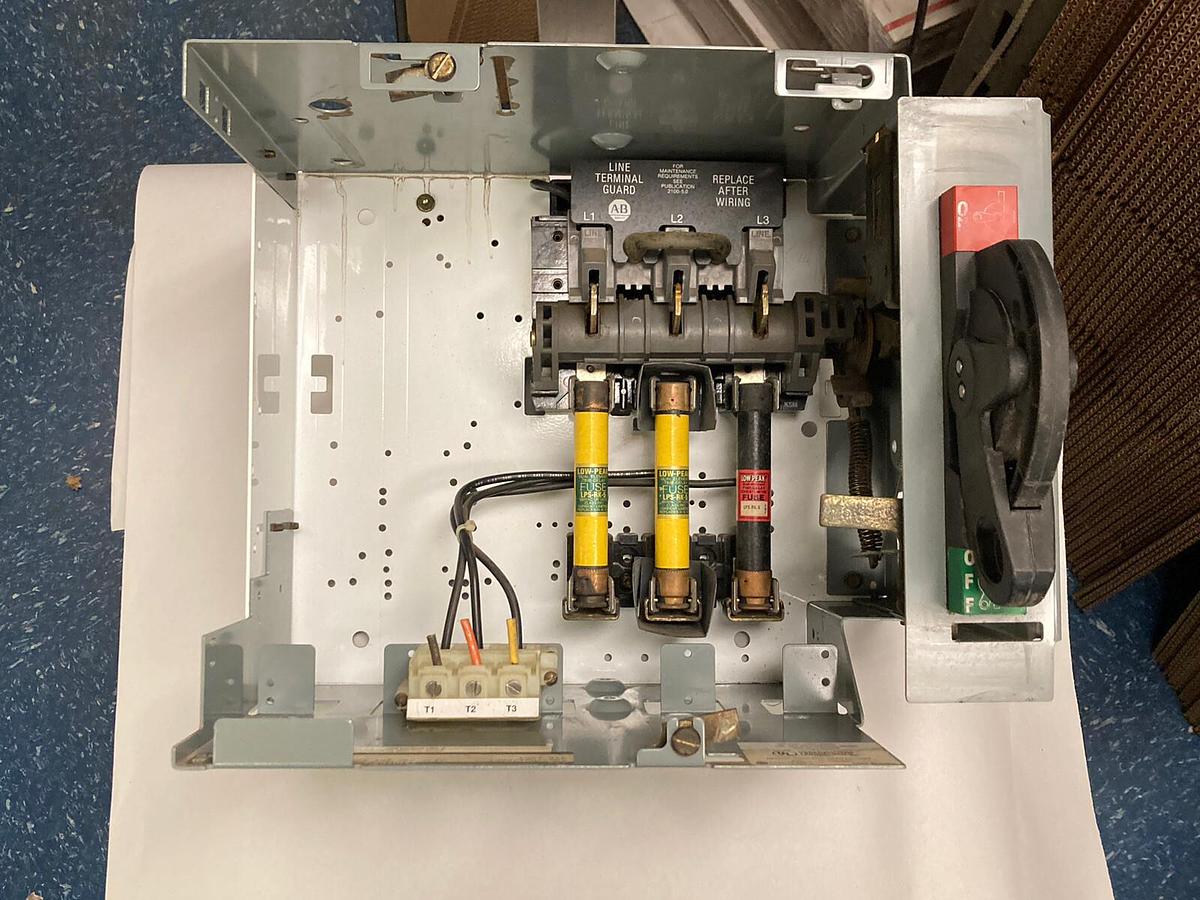 Used Allen Bradley,2100 2192F,30 Amp 12 INCH Fused MCC Disconnect Feeder Bucket