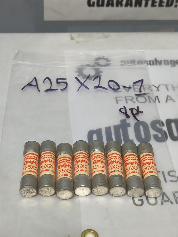 FERRAZ SHAWMUT,A25X20-1,AMP-TRAP 20 AMP FUSE LOT OF 8 NOS