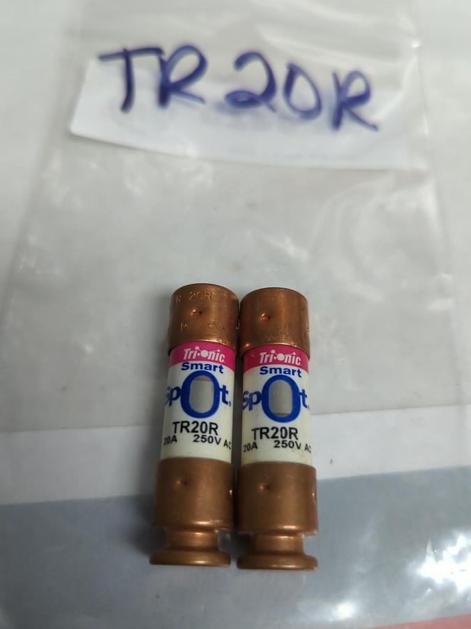 Used FERRAZ SHAWMUT,TR20R,SMART-SPOT 20 AMP FUSE LOT OF 2 PRE-OWNED