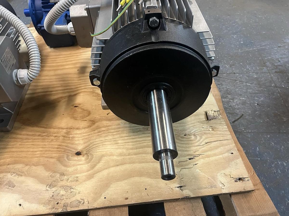 SOGA,124683,MOTOR 30kW 400/690V 3520RPM 160LC/2