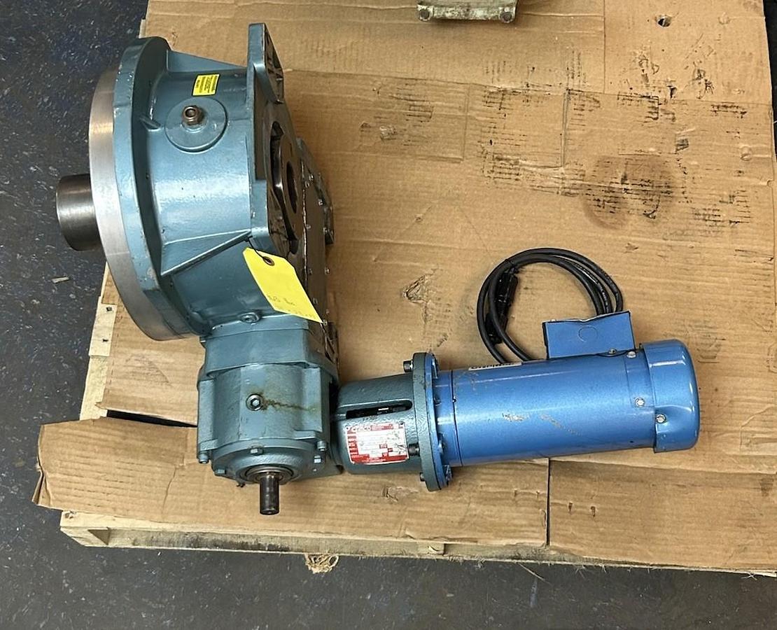 Used CAMCO,MSHV55741-7C,GEAR REDUCER 20:1 RATIO W/ SRF3643-4593-7-5-56C MOTOR 1HP