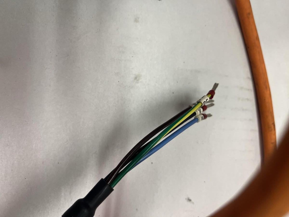 Used ALLEN BRADLEY,2090-CPWM7DF-16AA05,PLC CABLE 16AWG 4/C 5 METERS