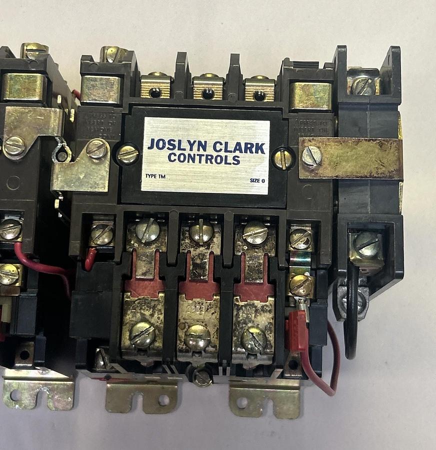 Used JOSLYN CLARK,T30U030,REVERSING STARTER SIZE 0 18A 600V