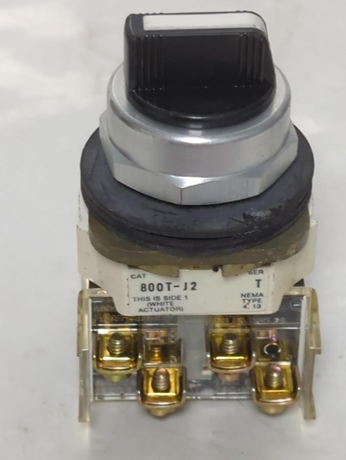 Used ALLEN BRADLEY,800T-J2,SELECTOR SWITCH SERIES T PRE-OWNED