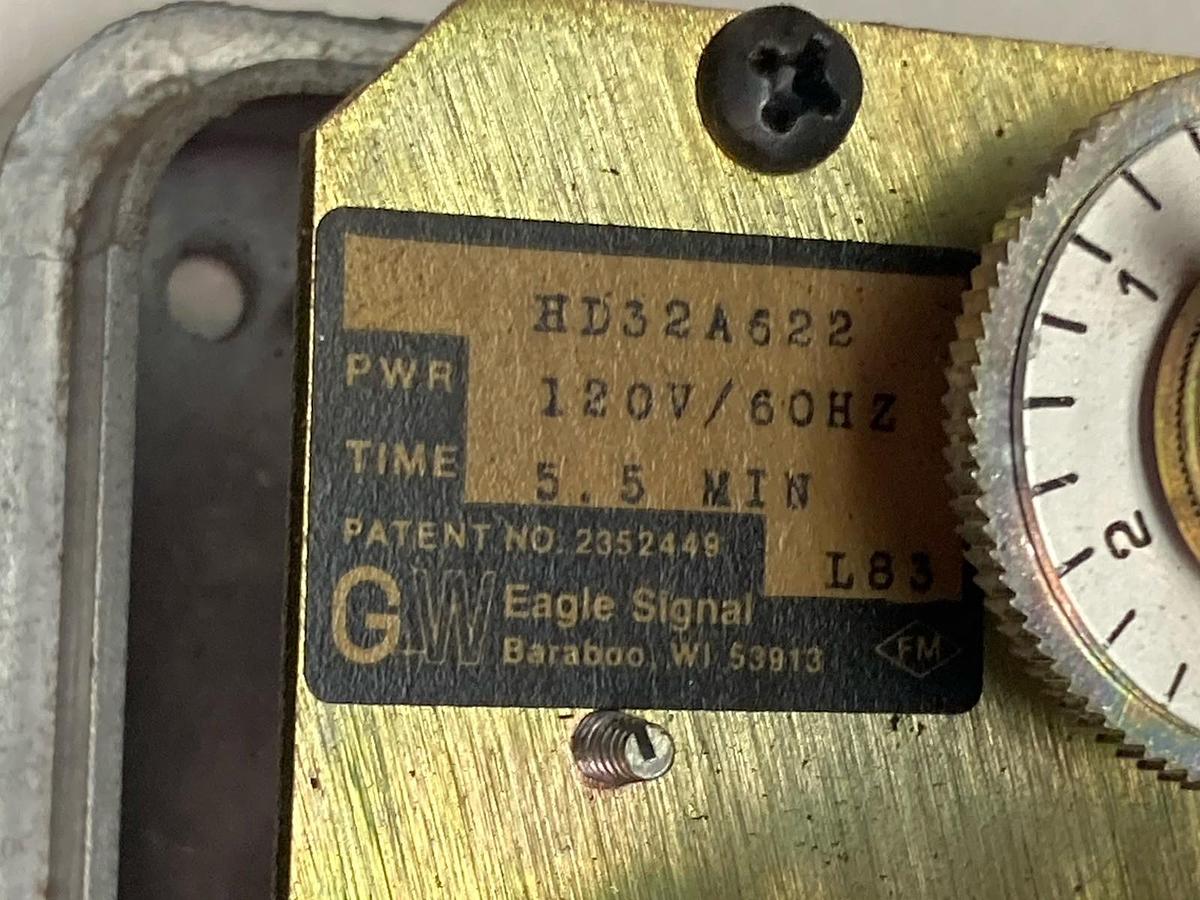 Used Eagle Signal,HD32A622,5.5 Minute Timer Relay 120V 60Hz