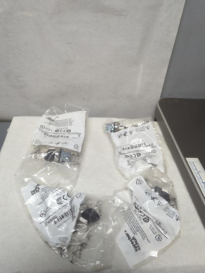 SPRECHER+SCHUH,D7MSM32,SERIES A SELOCTOR SWITCH LOT OF 4 NEW