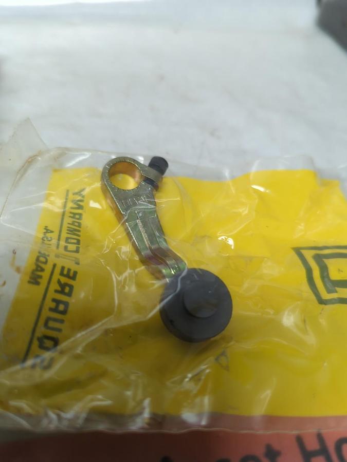 SQUARE D,9007 KA-11,ROLLER LEVER ARM TYPE KA-11 NOS