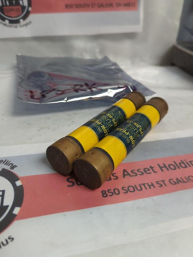 Used COOPER BUSSMANN,LPS-RK-35,LOW-PEAK 35 AMP FUSE LOT OF 2 PRE-OWNED