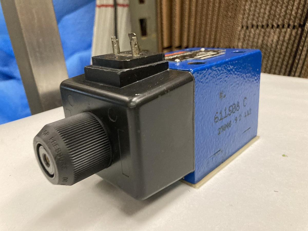 Used Rexroth,4WE10EB33/CW110N9K4/V,Valve