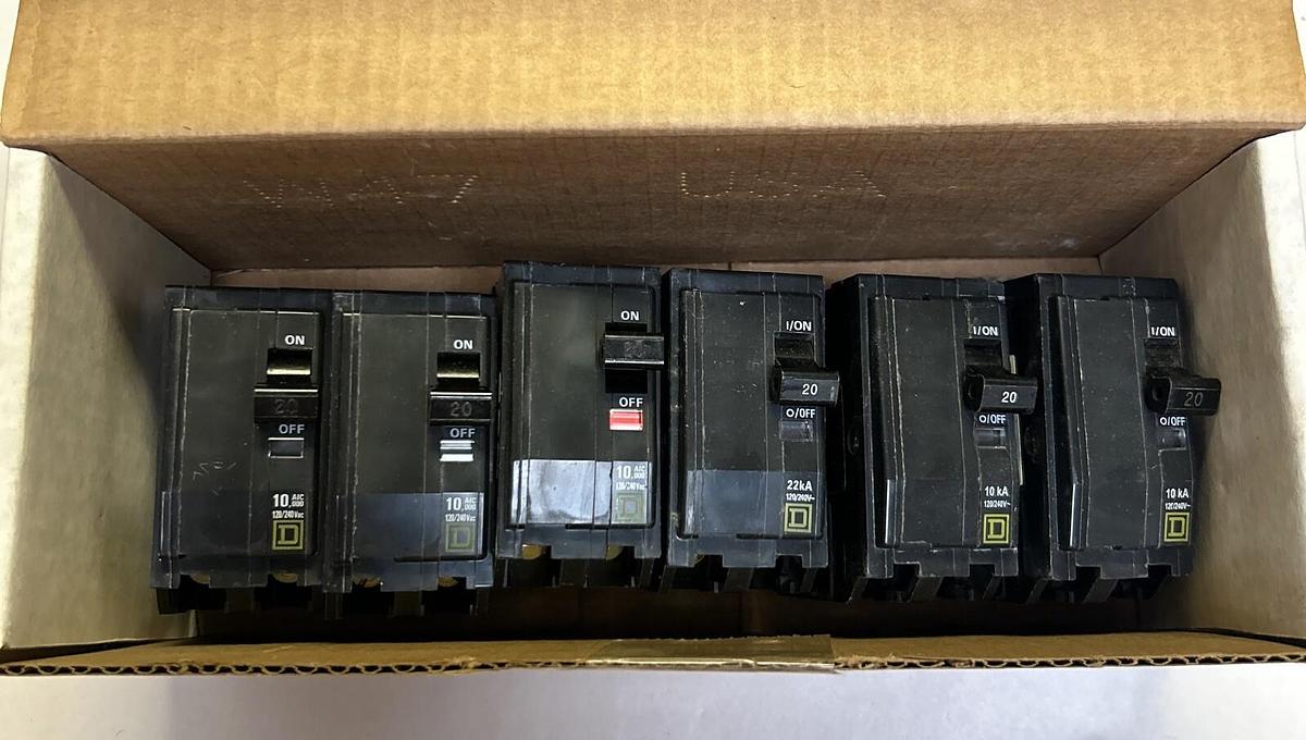 Used SQUARE D,Q0B220,CIRCUIT BREAKER 20A 120/240V 2P LOT OF 6 REFURBISHED