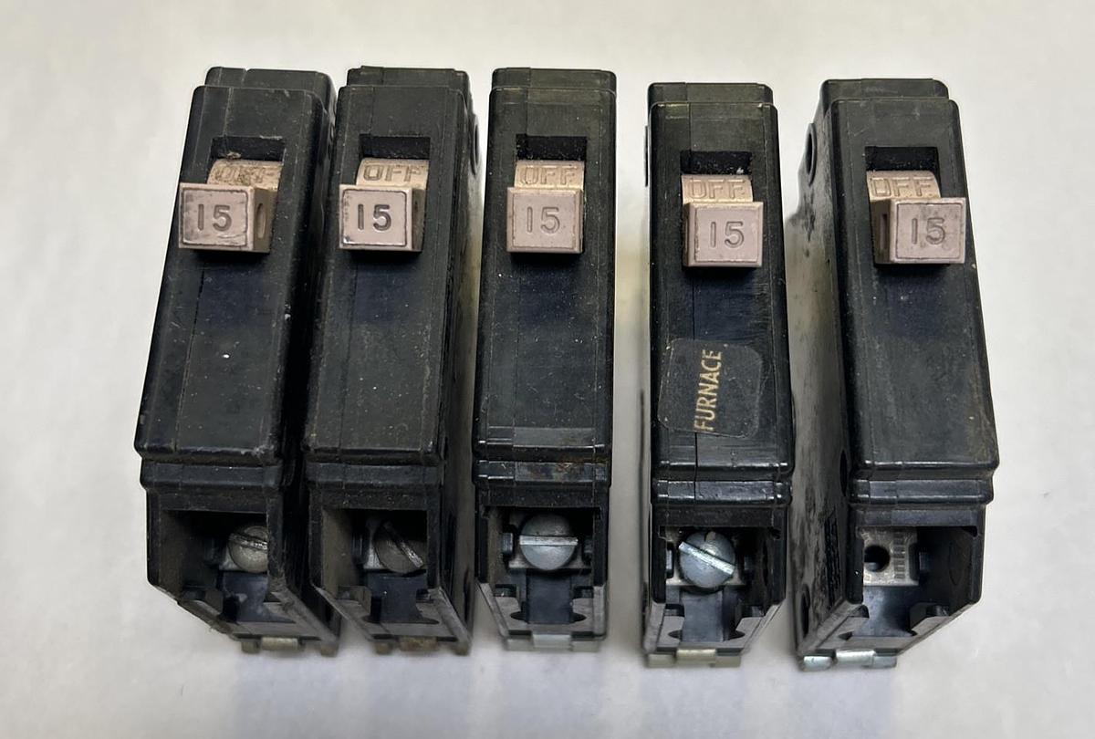 Used CUTLER-HAMMER,CH115,CIRCUIT BREAKER 15A 120/240V 1P LOT OF 5