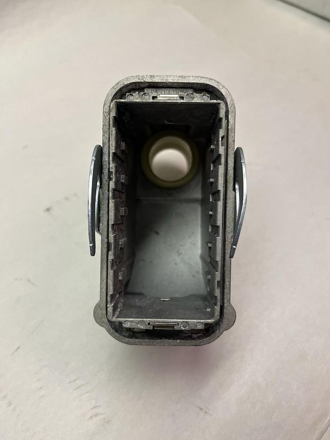 Used MOLEX,58724-2,PLC CABLE CONNECTOR