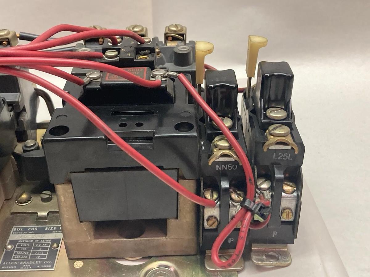 Used Allen-Bradley,705-BAD,Ser L 3-Phase Reversing Starter, 3-Pole Size 1
