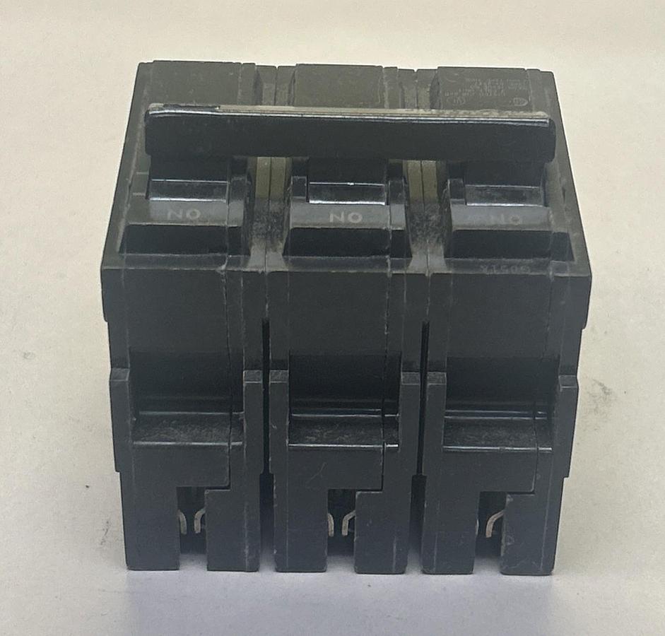 GENERAL ELECTRIC,THQL330,CIRCUIT BREAKER 30A 240V 3P NOS