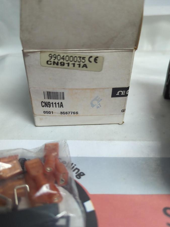 OMEGA,CN9111A,TEMP CONTROLLER/RELAY CN9000A NOS