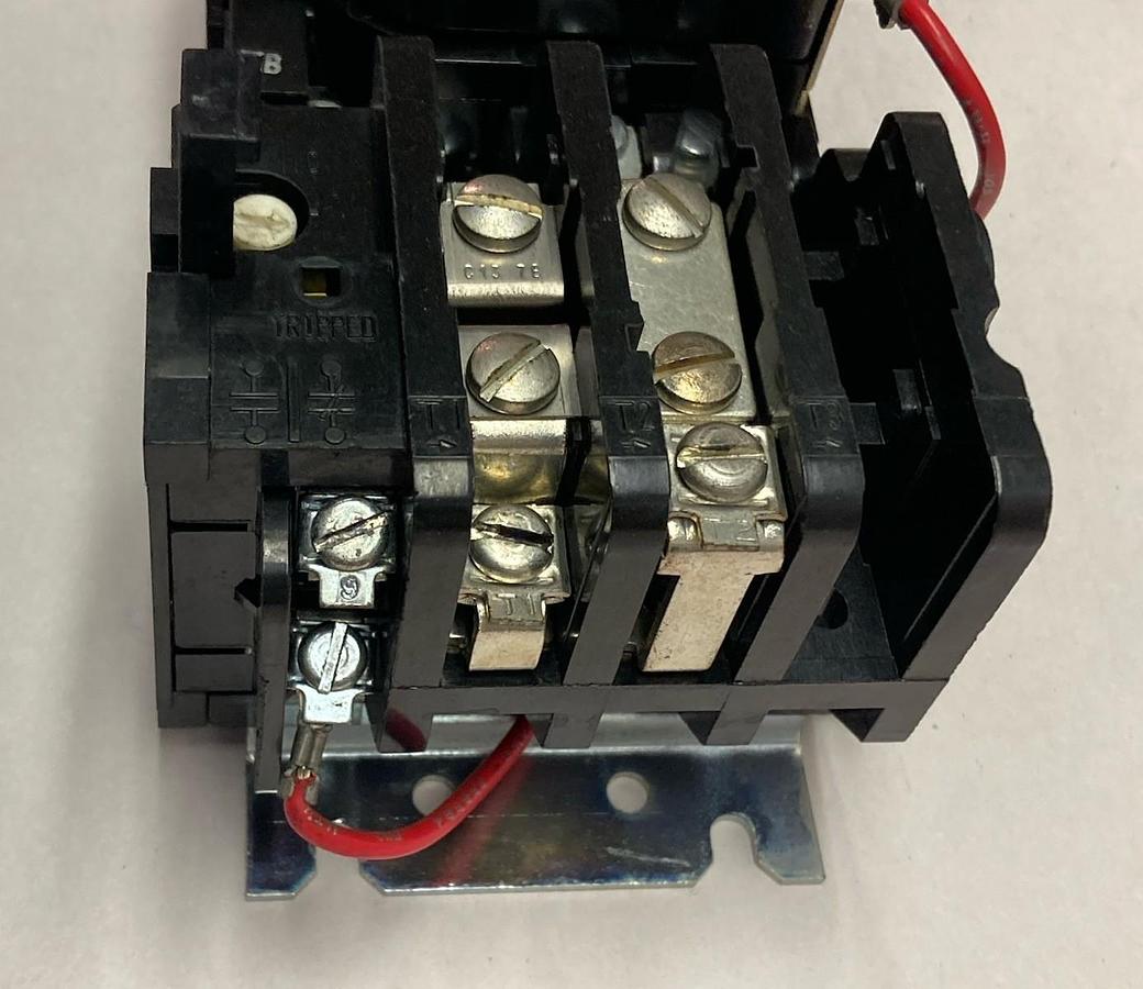 Used General Electric,NEMA B600,Contactor 110V 50/60Hz Series A