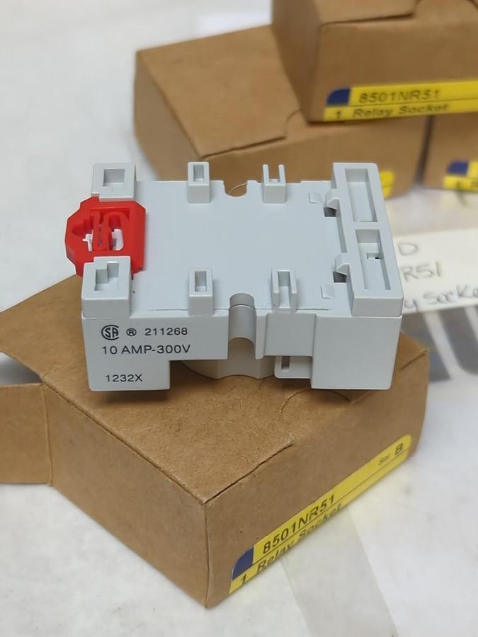 SQUARE D,8501NR51,SERIES B RELAY SOCKETS LOT OF 4 NOS