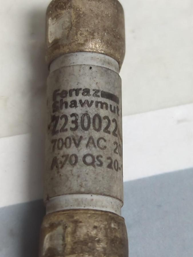 Used FERRAZ SHAWMUT,A70QS20-14F,AMP-TRAP 20 AMP FUSE LOT OF 11 PRE-OWNED