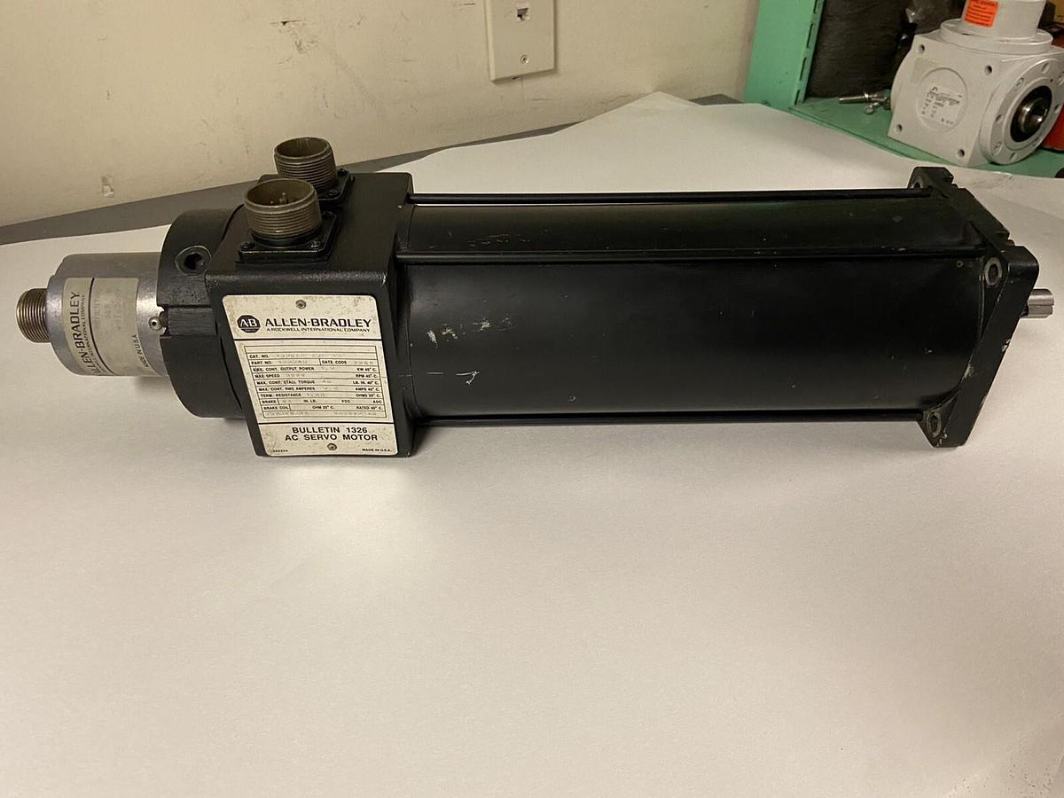 Used Allen Bradley,1326AB-A3E-11,Servo Motor 1.2KW 3000RPM