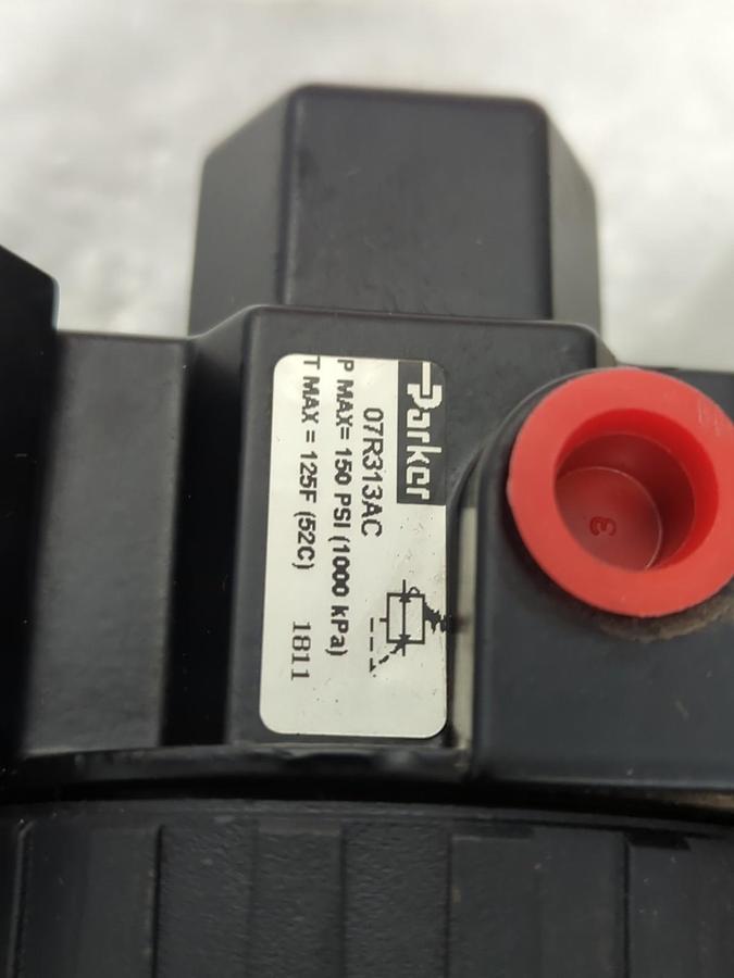 Used PARKER,07R313AC,REGULATOR ASSEMBLY 07F32AC-17L32BE PRE-OWNED