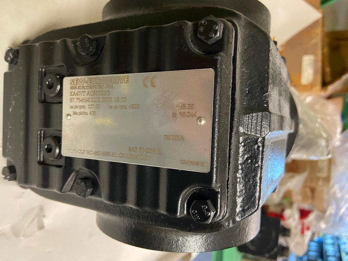 SEW Eurodrive,KA47/T-AQH100/3,GEAR DRIVE 4500/127RPM Ratio 35.39