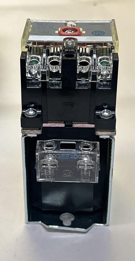 ALLEN BRADLEY,700DC-P200Z2,CONTROL RELAY 230-250VDC NOS