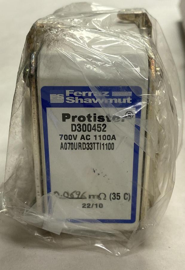 FERRAZ SHAWMUT,D300452,FUSE 1100A 700V LOT OF 3 NEW