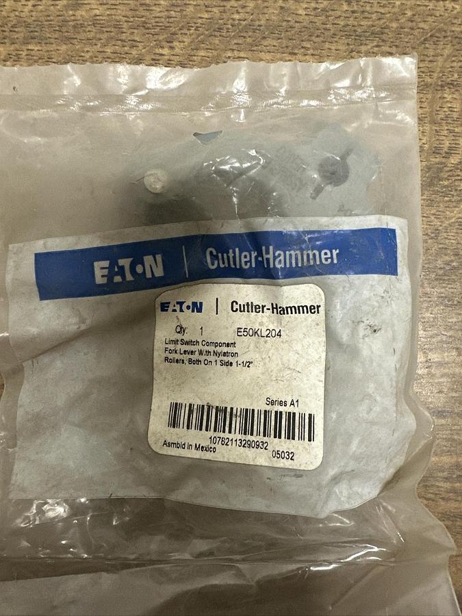 Cutler Hammer,E50KL204,Limit Switch Fork Lever