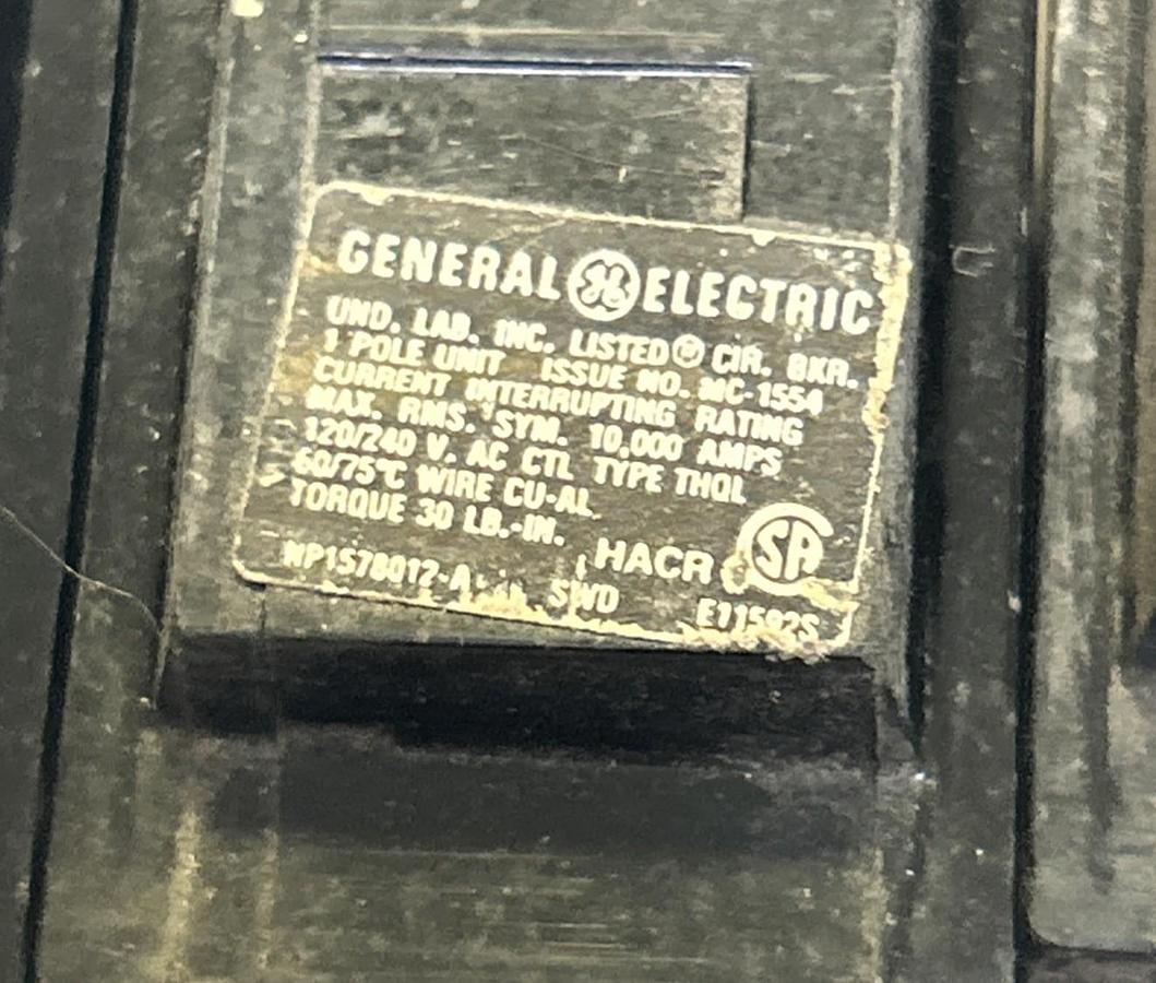 Used GENERAL ELECTRIC,THQL115,CIRCUIT BREAKER 15A 120/240V 1P LOT OF 3