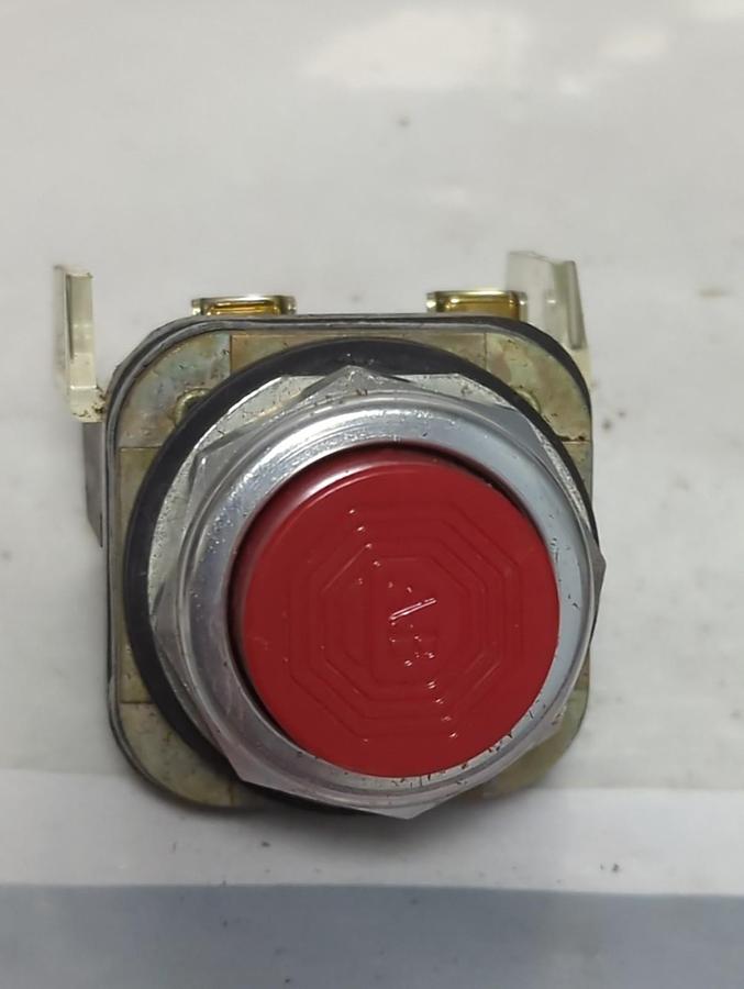 Used ALLEN BRADLEY,800T-B,SERIES T RED PUSHBUTTON PRE-OWNED