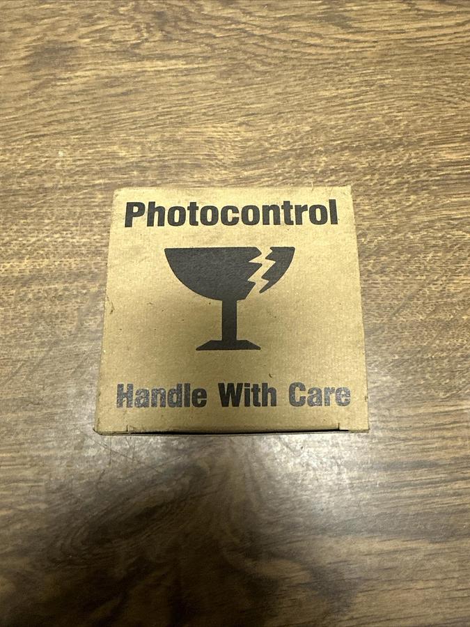 Used Lumatrol,8690N,Outdoor Lighting Controller