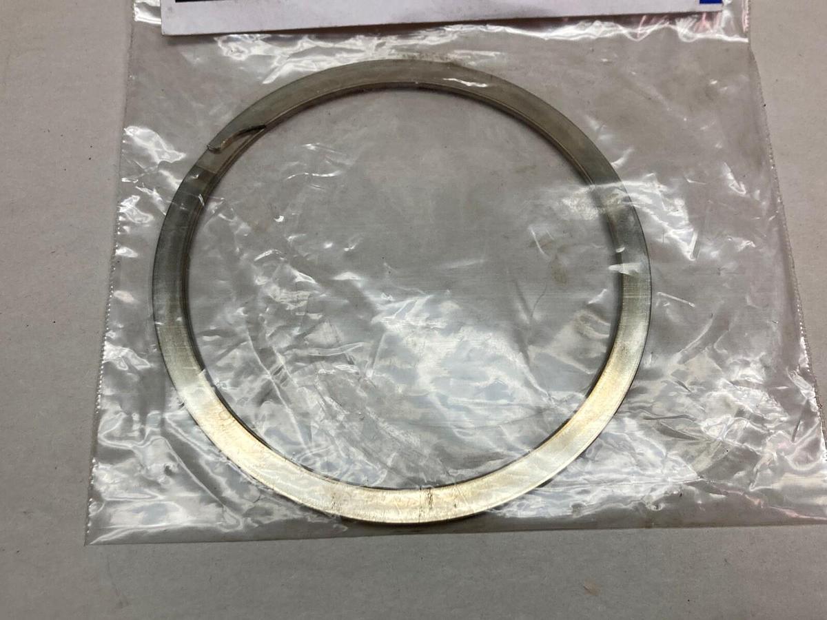 Fisher Controls,10A4225X012,Retaining Ring