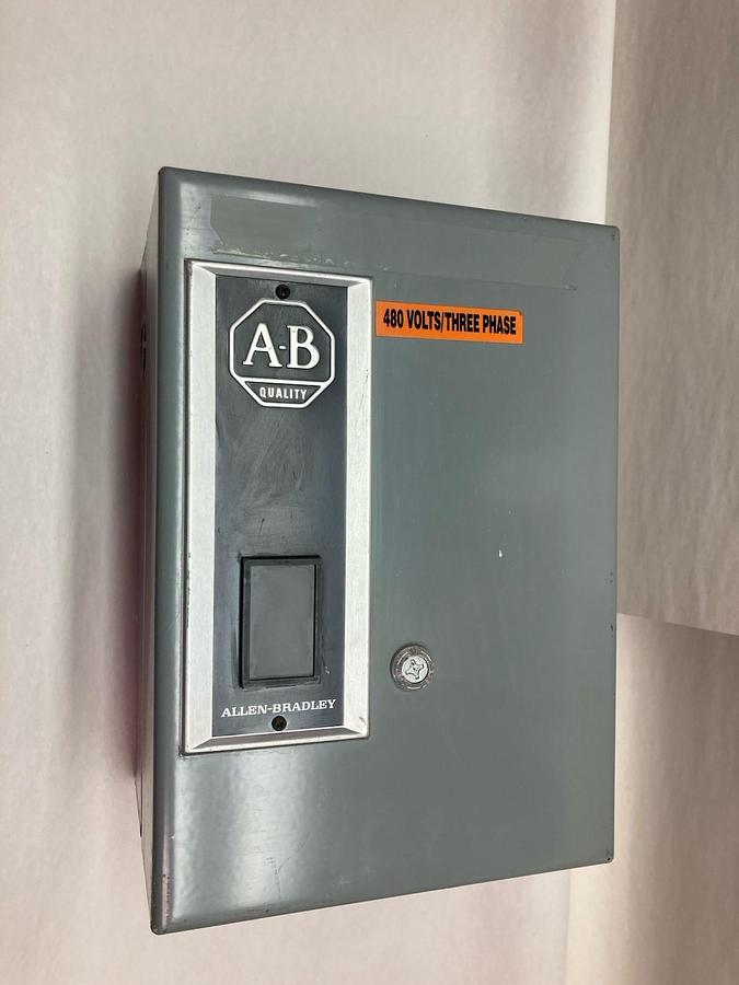 Used Allen-Bradley,509-A0D,3-Phase Starter Enclosure w/ Contactor Ser B NEMA Size 0