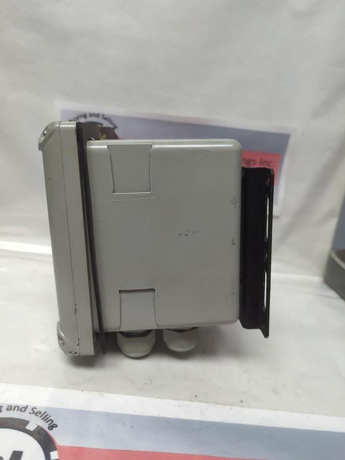 Used ROSEMOUNT/EMERSON,MODEL 1056,LIQUID ANALYZER 24VDC(20-30VDC)15W PRE-OWNED