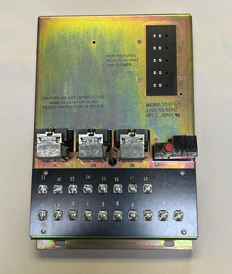 Used HONEYWELL,W688A1037,PURGE PANEL MULTI-BURNER MODULE