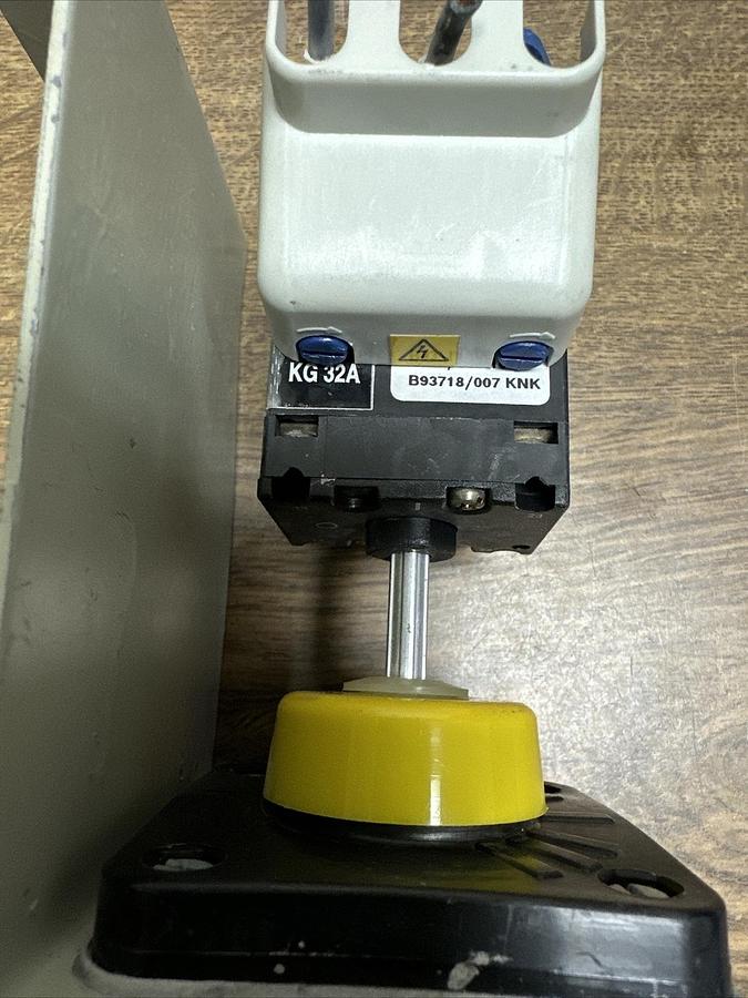 Used Kraus & Naimer,KG 32A,Disconnect Switch