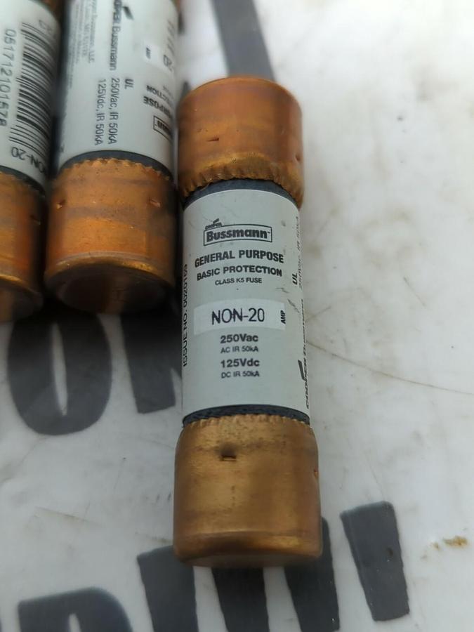 COOPER BUSSMANN,NON-20,& FERRAZ SHAWMUT OT20 FUSES 20 AMP LOT OF 24 NOS