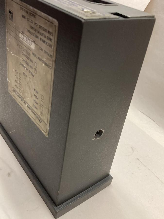Used Beckman Industrial,Model 400A1C-2J-F,Doric 400A Temperature Indicator Mete