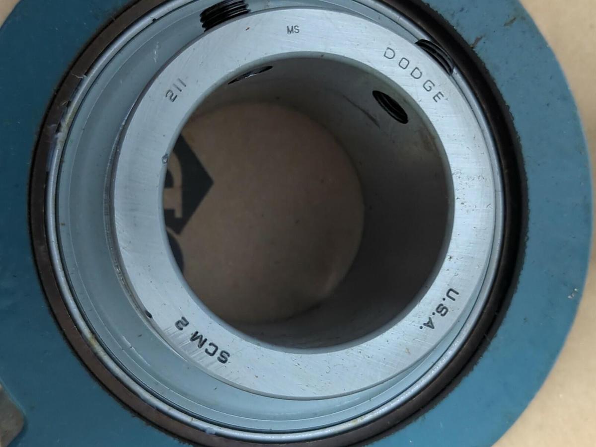 DODGE,064344 F2B-SCM-200-HT,FLANGE MOUNT BEARING 2-BOLT BASE 2 IN BORE NOS