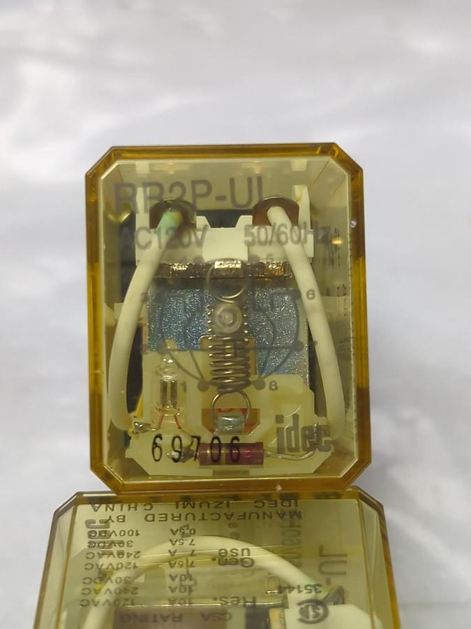 Used IDEC,RR2P-UL,GENERAL PURPOSE RELAY AC120V 50/60HZ LOT OF 2 PRE-OWNED