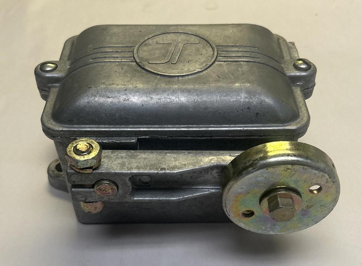 Used JOSLYN CLARK,HLD-3,LIMIT SWITCH