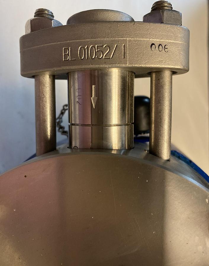 Used SPX Bran Luebbe,MX-4,Metering Pump Head NOS