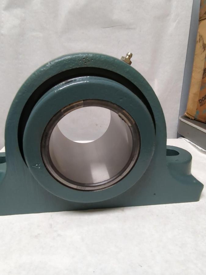 DODGE,P2BS2215R,PILLOW BLOCK BEARING 2-15/16 INCH BORE 044627 NOS