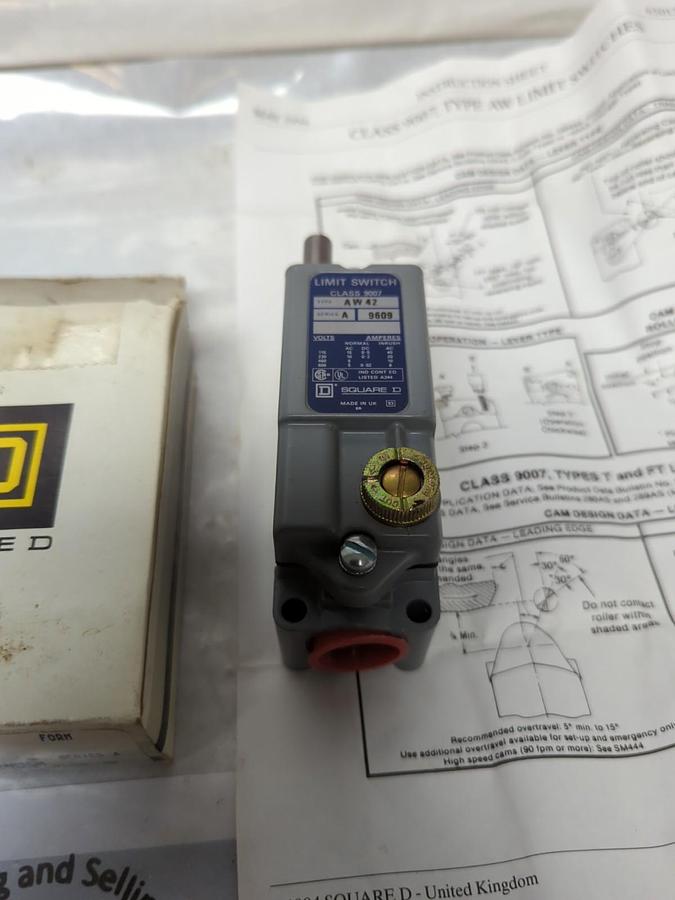 SQUARE D,9007 AW42,POSITION LIMIT SWITCH SERIES A NOS