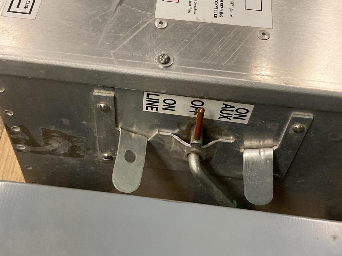 Used Ronk,7215,Meter-Rite Generator Transfer Switch 240V 1PH 200A