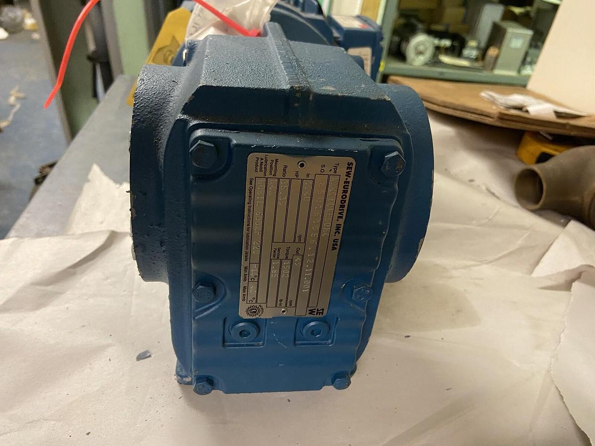 Sew Eurodrive,KA47TDRE90M4,1740/49RPM Ratio 35.39 1.5Hp