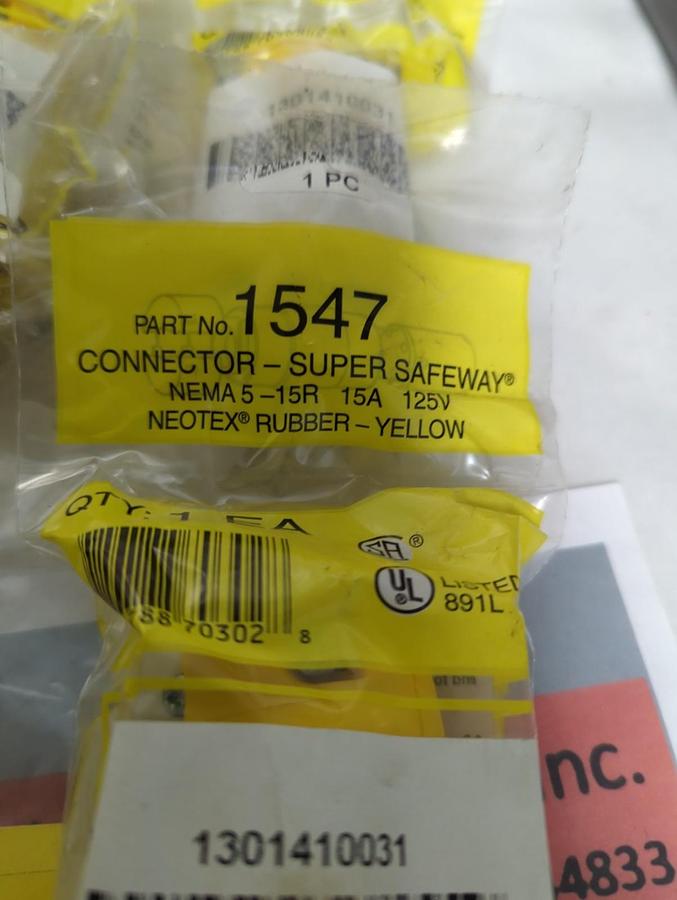 WOODHEAD,1547,CONNECTOR SUPER SAFEWAY NEMA 5-15R 15A 125V LOT OF 6 NOS