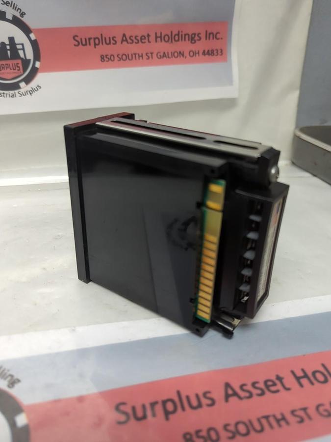 Used NEWPORT,2002A-P,PROCESS PANEL METER 2.4 WATTS 120VAC PRE-OWNED