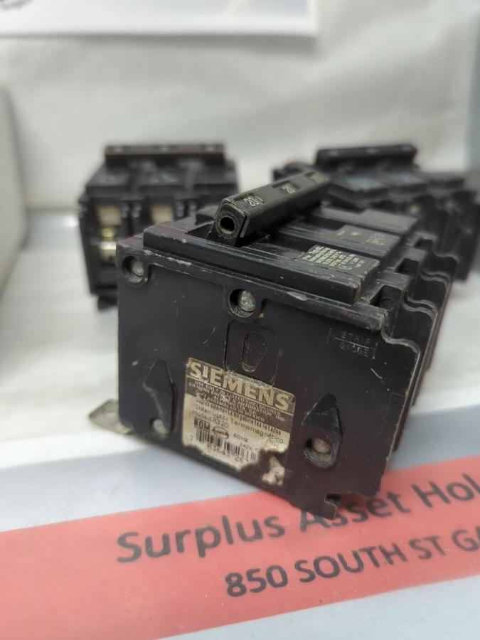 Used SIEMENS,B3020,CIRCUIT BREAKER 20 AMP 3-POLE LOT OF 3 PRE-OWNED